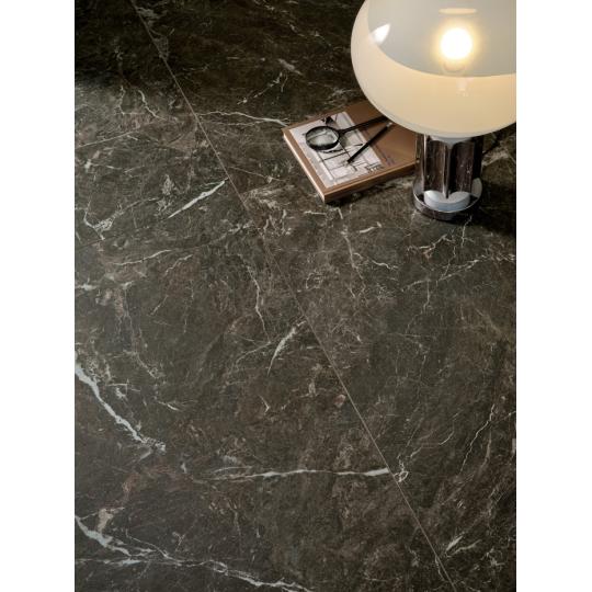 sotet klasszikus erezetes elegans marvany barna hatasu polgari padlolap jarolap fagyallo matt fenyes vilagos villa kastely burkolat greslap konyha nappali terasz 2222.jpg